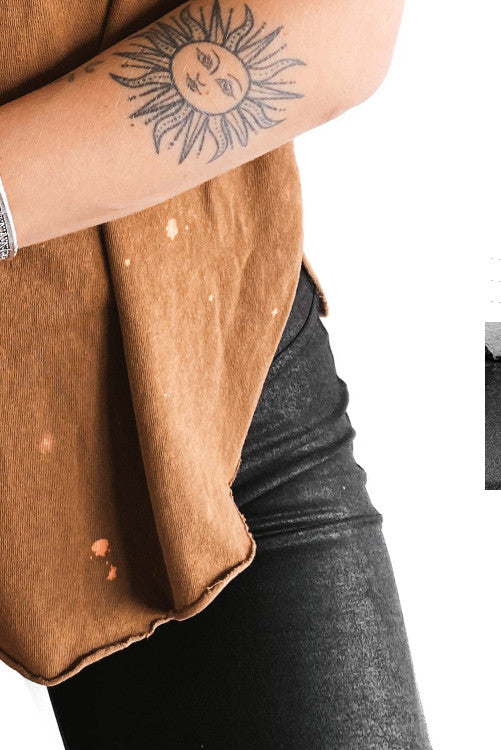 HOWDY Steer Head Print Side Slits Loose Fit T-Shirt